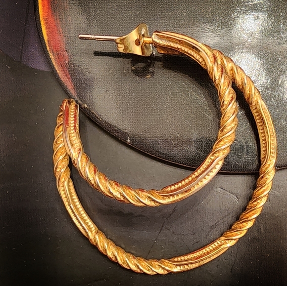 Vintage Rare Design Hoop Earrings - Picture 2 of 4